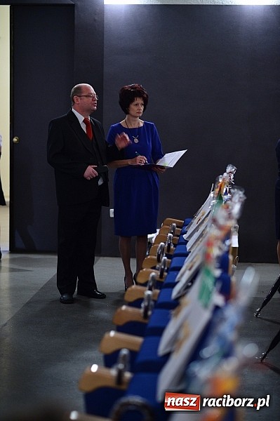 Zdjęcie w galerii na portalu naszraciborz.pl: SP 15 obchodzi dziś 30. urodziny! Casting na Sobieskiego dla gości solenizantki wiadomości z regionu