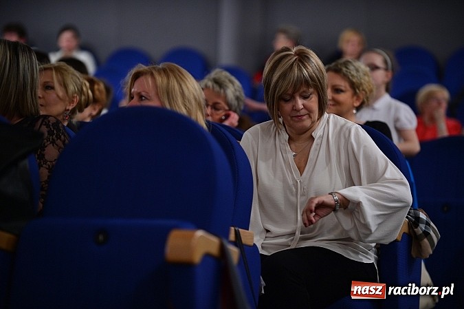 Zdjęcie w galerii na portalu naszraciborz.pl: SP 15 obchodzi dziś 30. urodziny! Casting na Sobieskiego dla gości solenizantki wiadomości z regionu