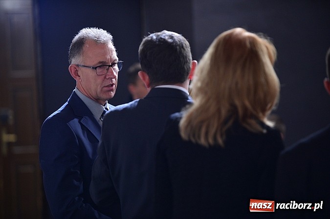 Zdjęcie w galerii na portalu naszraciborz.pl: SP 15 obchodzi dziś 30. urodziny! Casting na Sobieskiego dla gości solenizantki wiadomości z regionu