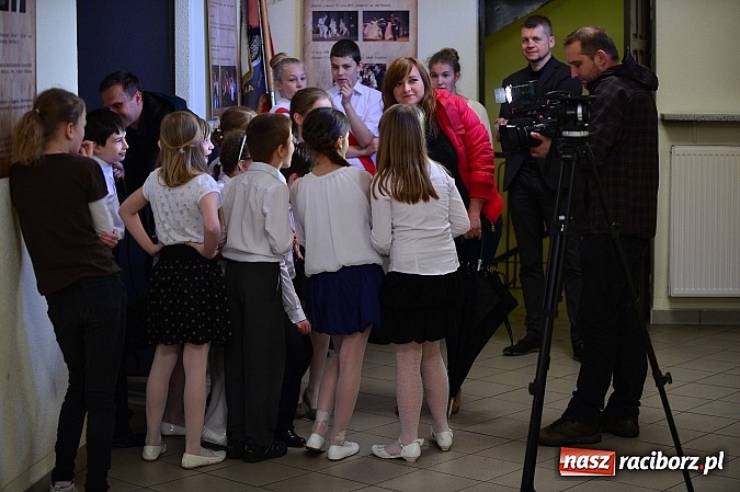 Zdjęcie w galerii na portalu naszraciborz.pl: SP 15 obchodzi dziś 30. urodziny! Casting na Sobieskiego dla gości solenizantki wiadomości z regionu