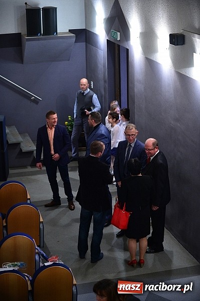 Zdjęcie w galerii na portalu naszraciborz.pl: SP 15 obchodzi dziś 30. urodziny! Casting na Sobieskiego dla gości solenizantki wiadomości z regionu