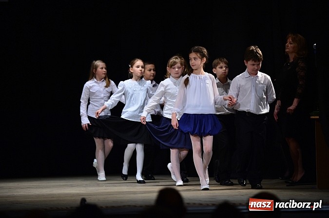 Zdjęcie w galerii na portalu naszraciborz.pl: SP 15 obchodzi dziś 30. urodziny! Casting na Sobieskiego dla gości solenizantki wiadomości z regionu