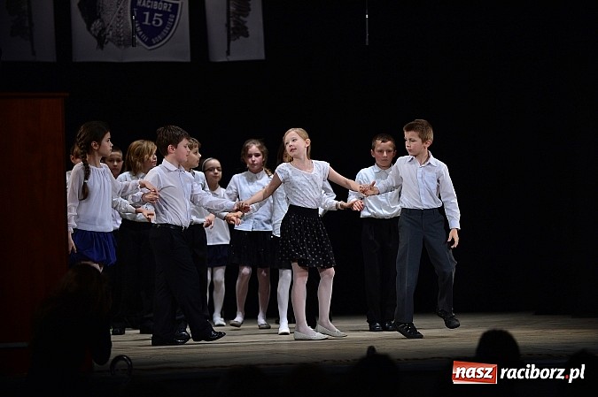 Zdjęcie w galerii na portalu naszraciborz.pl: SP 15 obchodzi dziś 30. urodziny! Casting na Sobieskiego dla gości solenizantki wiadomości z regionu