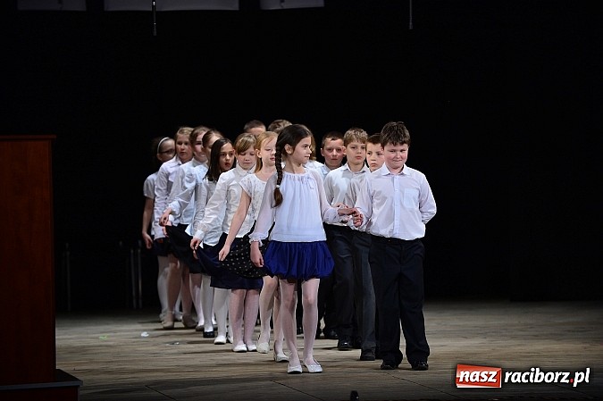 Zdjęcie w galerii na portalu naszraciborz.pl: SP 15 obchodzi dziś 30. urodziny! Casting na Sobieskiego dla gości solenizantki wiadomości z regionu