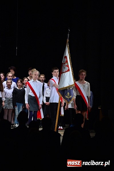 Zdjęcie w galerii na portalu naszraciborz.pl: SP 15 obchodzi dziś 30. urodziny! Casting na Sobieskiego dla gości solenizantki wiadomości z regionu