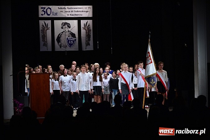 Zdjęcie w galerii na portalu naszraciborz.pl: SP 15 obchodzi dziś 30. urodziny! Casting na Sobieskiego dla gości solenizantki wiadomości z regionu