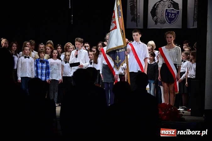 Zdjęcie w galerii na portalu naszraciborz.pl: SP 15 obchodzi dziś 30. urodziny! Casting na Sobieskiego dla gości solenizantki wiadomości z regionu