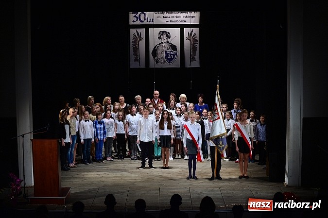 Zdjęcie w galerii na portalu naszraciborz.pl: SP 15 obchodzi dziś 30. urodziny! Casting na Sobieskiego dla gości solenizantki wiadomości z regionu