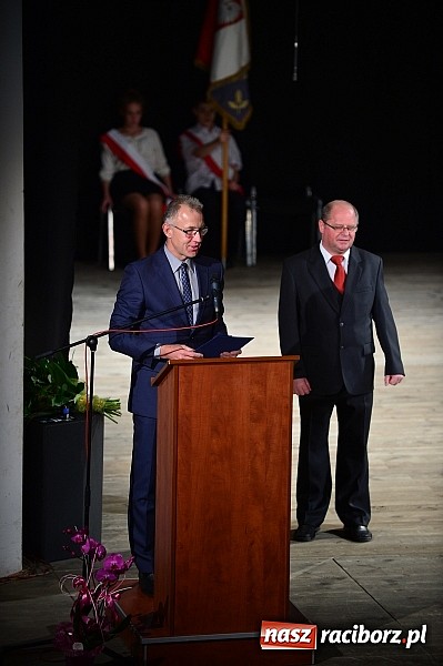 Zdjęcie w galerii na portalu naszraciborz.pl: SP 15 obchodzi dziś 30. urodziny! Casting na Sobieskiego dla gości solenizantki wiadomości z regionu