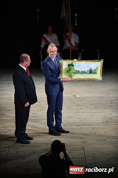 Zdjęcie w galerii na portalu naszraciborz.pl: SP 15 obchodzi dziś 30. urodziny! Casting na Sobieskiego dla gości solenizantki wiadomości z regionu