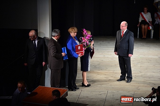 Zdjęcie w galerii na portalu naszraciborz.pl: SP 15 obchodzi dziś 30. urodziny! Casting na Sobieskiego dla gości solenizantki wiadomości z regionu