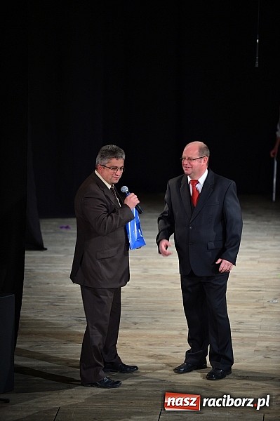 Zdjęcie w galerii na portalu naszraciborz.pl: SP 15 obchodzi dziś 30. urodziny! Casting na Sobieskiego dla gości solenizantki wiadomości z regionu