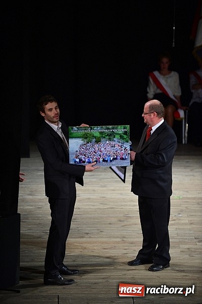 Zdjęcie w galerii na portalu naszraciborz.pl: SP 15 obchodzi dziś 30. urodziny! Casting na Sobieskiego dla gości solenizantki wiadomości z regionu