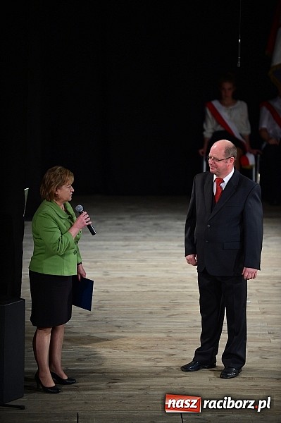 Zdjęcie w galerii na portalu naszraciborz.pl: SP 15 obchodzi dziś 30. urodziny! Casting na Sobieskiego dla gości solenizantki wiadomości z regionu