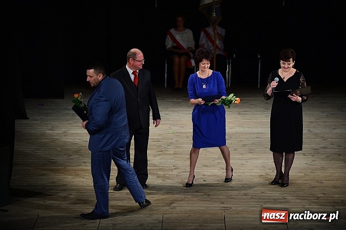 Zdjęcie w galerii na portalu naszraciborz.pl: SP 15 obchodzi dziś 30. urodziny! Casting na Sobieskiego dla gości solenizantki wiadomości z regionu