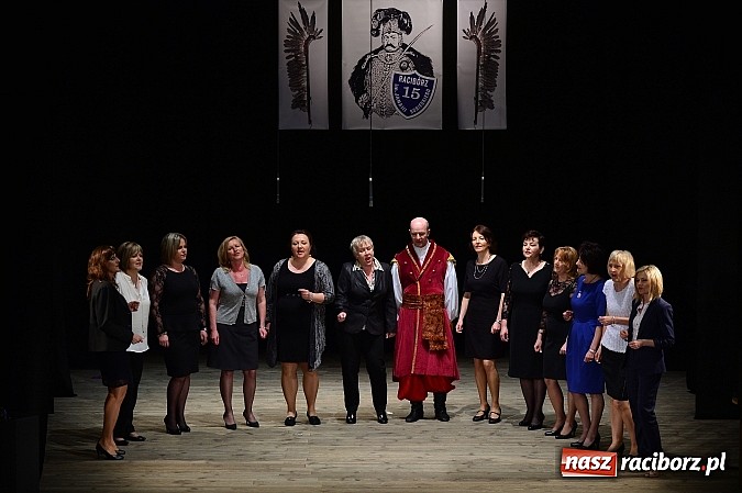 Zdjęcie w galerii na portalu naszraciborz.pl: SP 15 obchodzi dziś 30. urodziny! Casting na Sobieskiego dla gości solenizantki wiadomości z regionu