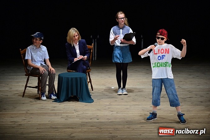 Zdjęcie w galerii na portalu naszraciborz.pl: SP 15 obchodzi dziś 30. urodziny! Casting na Sobieskiego dla gości solenizantki wiadomości z regionu