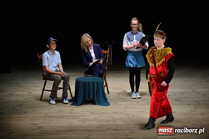 Zdjęcie w galerii na portalu naszraciborz.pl: SP 15 obchodzi dziś 30. urodziny! Casting na Sobieskiego dla gości solenizantki wiadomości z regionu