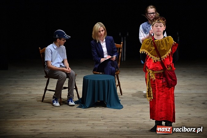 Zdjęcie w galerii na portalu naszraciborz.pl: SP 15 obchodzi dziś 30. urodziny! Casting na Sobieskiego dla gości solenizantki wiadomości z regionu