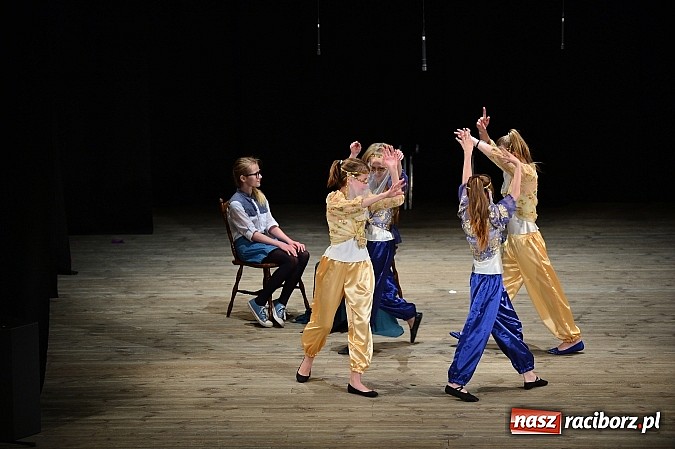 Zdjęcie w galerii na portalu naszraciborz.pl: SP 15 obchodzi dziś 30. urodziny! Casting na Sobieskiego dla gości solenizantki wiadomości z regionu