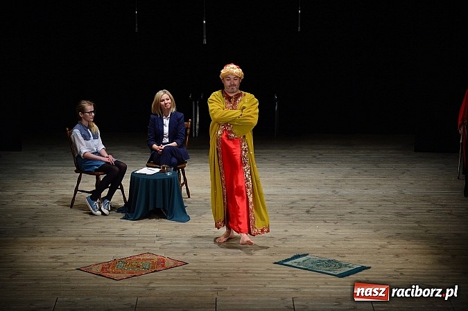 Zdjęcie w galerii na portalu naszraciborz.pl: SP 15 obchodzi dziś 30. urodziny! Casting na Sobieskiego dla gości solenizantki wiadomości z regionu