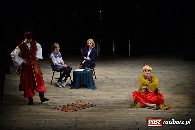 Zdjęcie w galerii na portalu naszraciborz.pl: SP 15 obchodzi dziś 30. urodziny! Casting na Sobieskiego dla gości solenizantki wiadomości z regionu