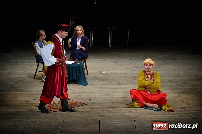 Zdjęcie w galerii na portalu naszraciborz.pl: SP 15 obchodzi dziś 30. urodziny! Casting na Sobieskiego dla gości solenizantki wiadomości z regionu