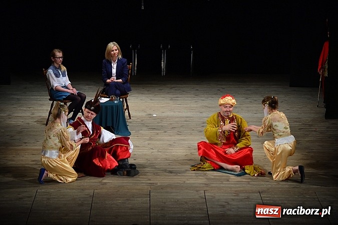 Zdjęcie w galerii na portalu naszraciborz.pl: SP 15 obchodzi dziś 30. urodziny! Casting na Sobieskiego dla gości solenizantki wiadomości z regionu