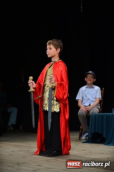 Zdjęcie w galerii na portalu naszraciborz.pl: SP 15 obchodzi dziś 30. urodziny! Casting na Sobieskiego dla gości solenizantki wiadomości z regionu