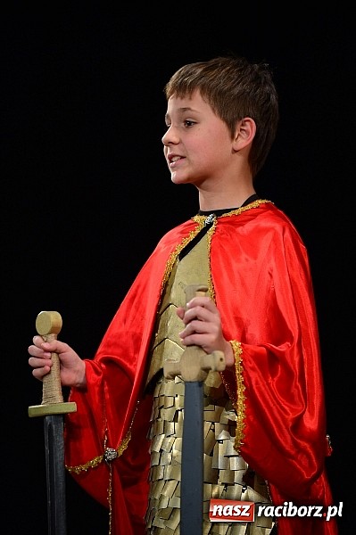 Zdjęcie w galerii na portalu naszraciborz.pl: SP 15 obchodzi dziś 30. urodziny! Casting na Sobieskiego dla gości solenizantki wiadomości z regionu