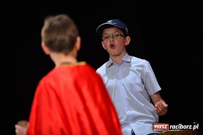 Zdjęcie w galerii na portalu naszraciborz.pl: SP 15 obchodzi dziś 30. urodziny! Casting na Sobieskiego dla gości solenizantki wiadomości z regionu