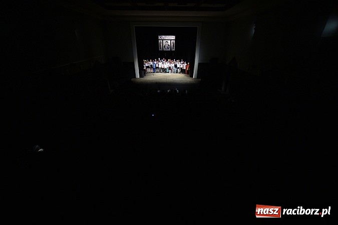 Zdjęcie w galerii na portalu naszraciborz.pl: SP 15 obchodzi dziś 30. urodziny! Casting na Sobieskiego dla gości solenizantki wiadomości z regionu