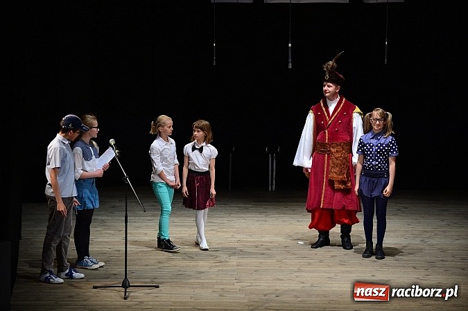 Zdjęcie w galerii na portalu naszraciborz.pl: SP 15 obchodzi dziś 30. urodziny! Casting na Sobieskiego dla gości solenizantki wiadomości z regionu