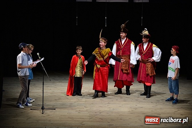 Zdjęcie w galerii na portalu naszraciborz.pl: SP 15 obchodzi dziś 30. urodziny! Casting na Sobieskiego dla gości solenizantki wiadomości z regionu