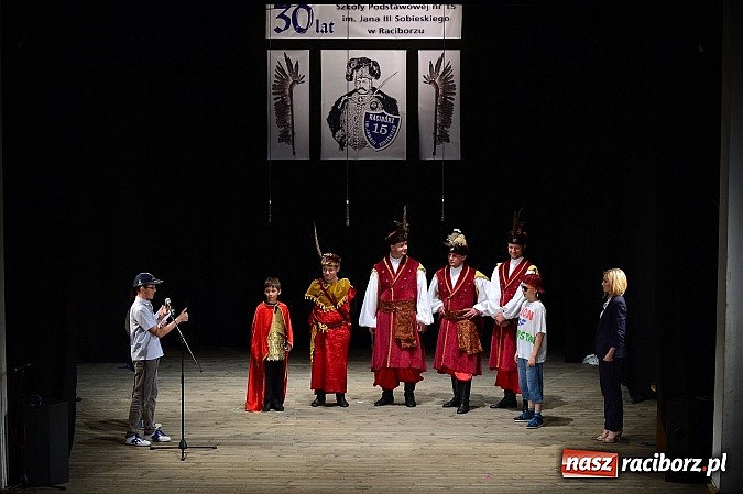 Zdjęcie w galerii na portalu naszraciborz.pl: SP 15 obchodzi dziś 30. urodziny! Casting na Sobieskiego dla gości solenizantki wiadomości z regionu