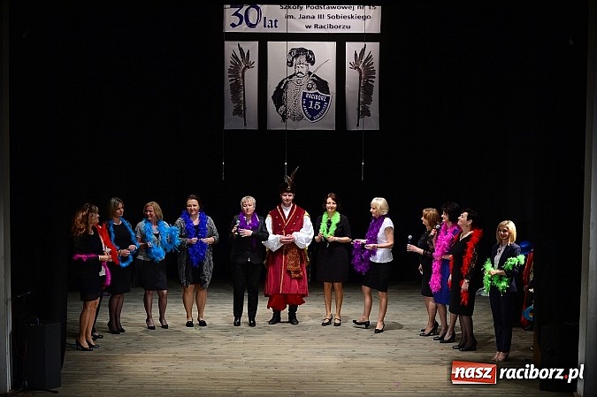 Zdjęcie w galerii na portalu naszraciborz.pl: SP 15 obchodzi dziś 30. urodziny! Casting na Sobieskiego dla gości solenizantki wiadomości z regionu