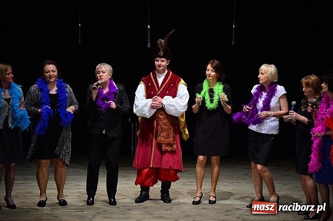 Zdjęcie w galerii na portalu naszraciborz.pl: SP 15 obchodzi dziś 30. urodziny! Casting na Sobieskiego dla gości solenizantki wiadomości z regionu