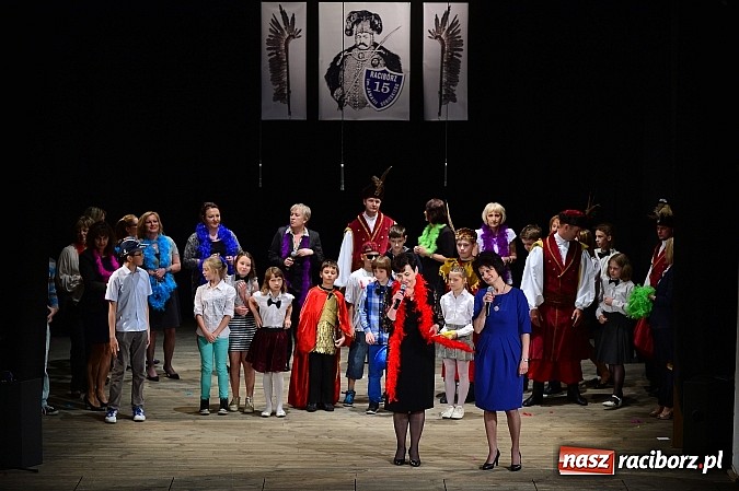 Zdjęcie w galerii na portalu naszraciborz.pl: SP 15 obchodzi dziś 30. urodziny! Casting na Sobieskiego dla gości solenizantki wiadomości z regionu