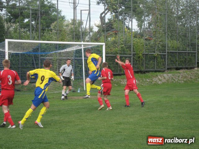 Zdjęcie w galerii na portalu naszraciborz.pl: Derby Raciborza dla Markowic wiadomości z regionu