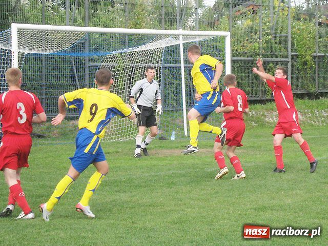 Zdjęcie w galerii na portalu naszraciborz.pl: Derby Raciborza dla Markowic wiadomości z regionu