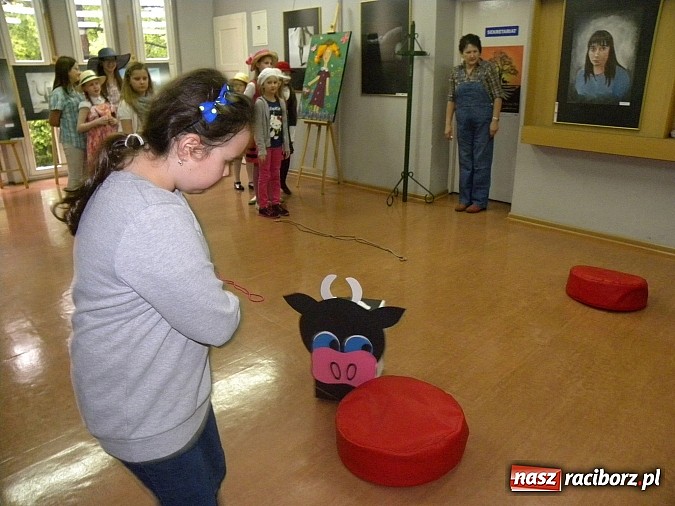 Zdjęcie w galerii na portalu naszraciborz.pl: Zielona herbatka w książnicy  wiadomości z regionu