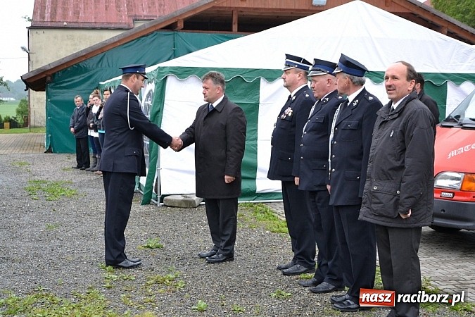 Zdjęcie w galerii na portalu naszraciborz.pl: Deszcz popsuł strażakom z Rudyszwałdu inaugurację 90. urodzin wiadomości z regionu