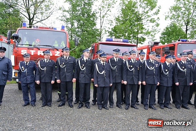 Zdjęcie w galerii na portalu naszraciborz.pl: Deszcz popsuł strażakom z Rudyszwałdu inaugurację 90. urodzin wiadomości z regionu