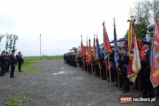 Zdjęcie w galerii na portalu naszraciborz.pl: Deszcz popsuł strażakom z Rudyszwałdu inaugurację 90. urodzin wiadomości z regionu