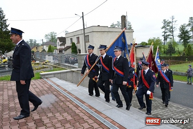 Zdjęcie w galerii na portalu naszraciborz.pl: Deszcz popsuł strażakom z Rudyszwałdu inaugurację 90. urodzin wiadomości z regionu