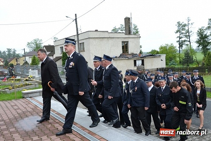Zdjęcie w galerii na portalu naszraciborz.pl: Deszcz popsuł strażakom z Rudyszwałdu inaugurację 90. urodzin wiadomości z regionu