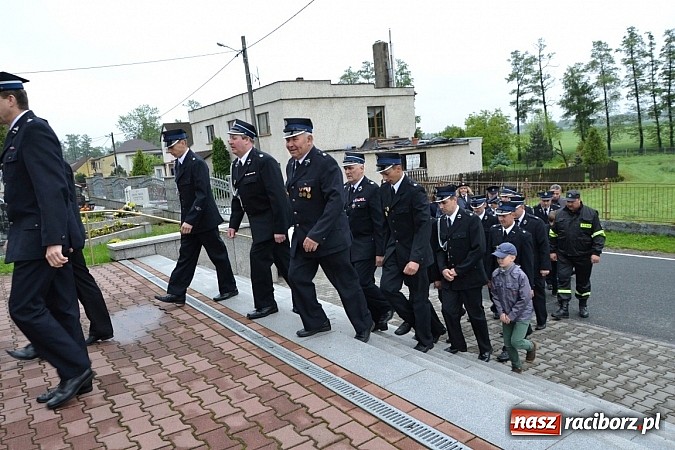 Zdjęcie w galerii na portalu naszraciborz.pl: Deszcz popsuł strażakom z Rudyszwałdu inaugurację 90. urodzin wiadomości z regionu