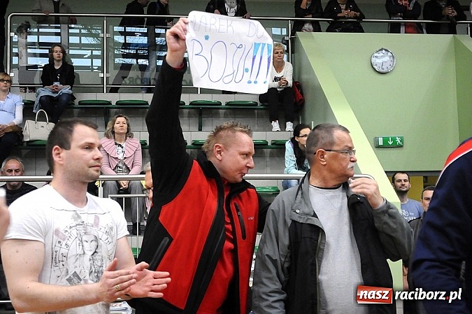 Zdjęcie w galerii na portalu naszraciborz.pl: Lunatycy mistrzem Raciborskiej Ligi Piłki Siatkowej. Sebastian Świderski gościem finału wiadomości z regionu