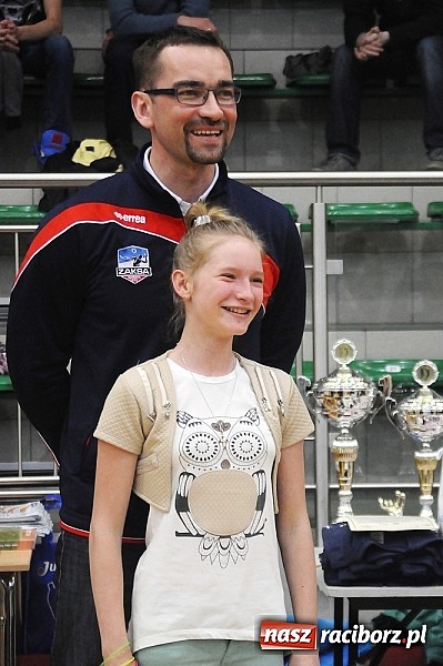 Zdjęcie w galerii na portalu naszraciborz.pl: Lunatycy mistrzem Raciborskiej Ligi Piłki Siatkowej. Sebastian Świderski gościem finału wiadomości z regionu