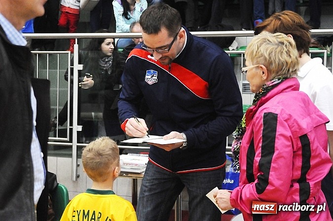 Zdjęcie w galerii na portalu naszraciborz.pl: Lunatycy mistrzem Raciborskiej Ligi Piłki Siatkowej. Sebastian Świderski gościem finału wiadomości z regionu
